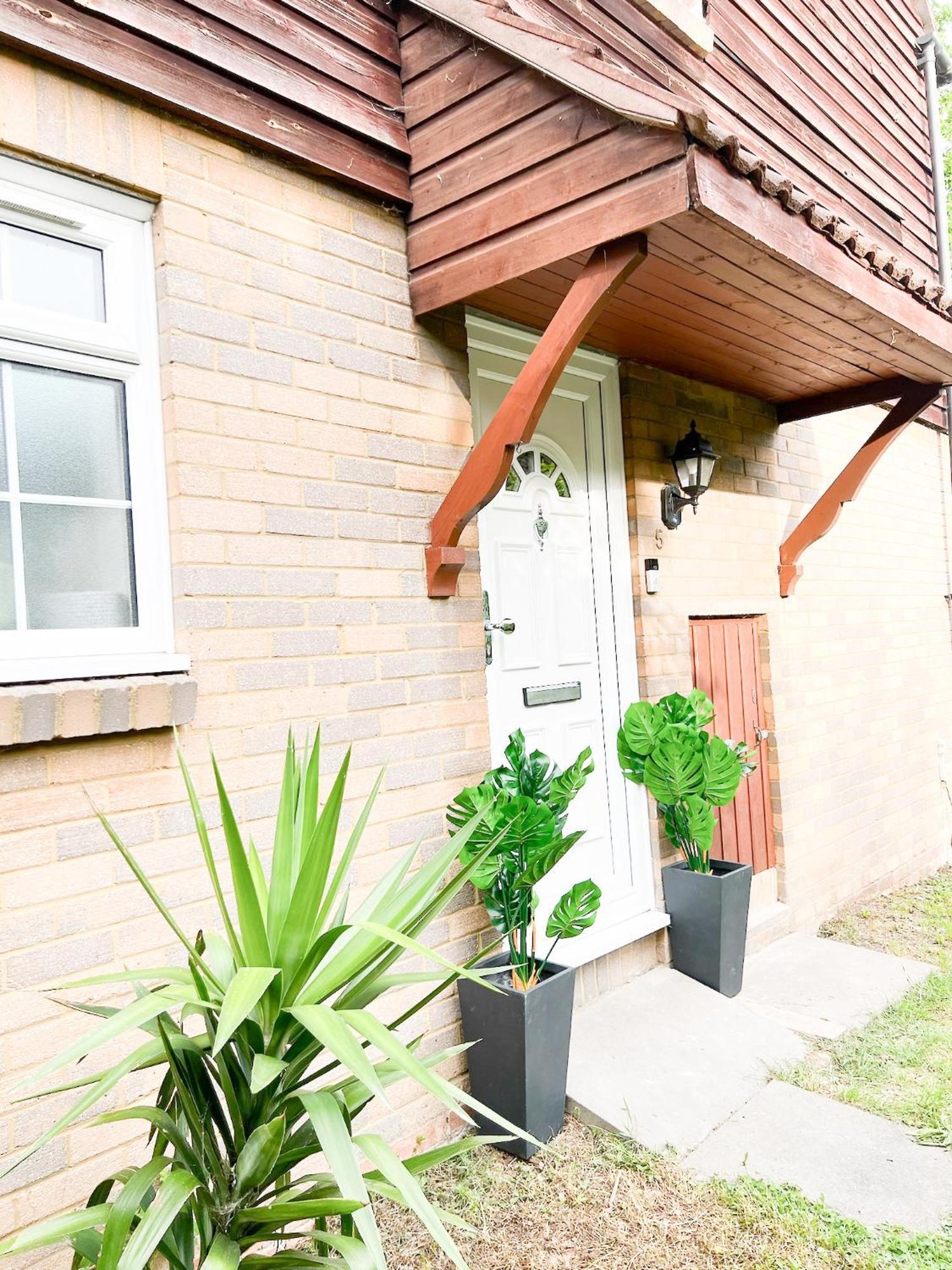Beautiful Apartment In Beckton With Private Entrance And Garden London Exterior photo